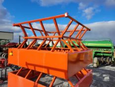 Whitetail Square Feeder