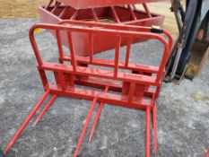 Whitetail Bale Spear 'NEW'