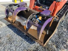 Kubota GB3074 Grapple Bucket 'Works Good '