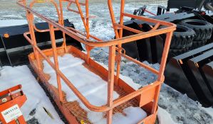 JLG Manlift Basket