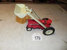 Ertl International Tractor