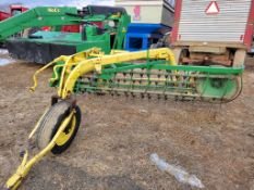 John Deere 640 Rake