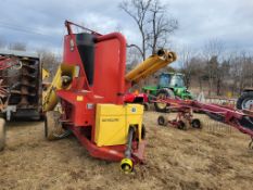 New Holland 358 Grinder Mixer