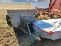 New Idea 3626 Manure Spreader
