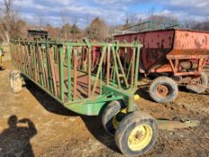 Headlock Feeder Wagon