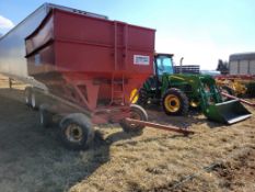 Unverferth / McCurdy 275 Gravity Bin Wagon