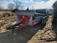 New Idea 3739 Manure Spreader