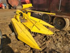 New Holland 824 Corn Head