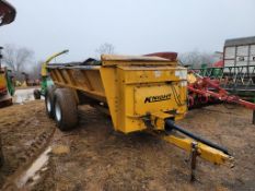 Knight 8018 Side Sling Manure Spreader