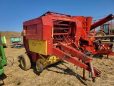 New Holland 848 Round Baler