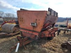 1986 Butler 230 Mixer Wagon