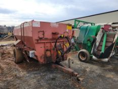 J-Star Oswalt Mixer Wagon