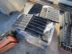 Plastic Chicken Flooring