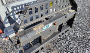 CID HBHS Single Prong Bale Spear 'New'