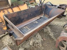 Mensch Side Shooter Bedding Spreader Bucket