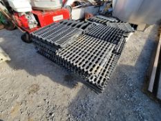 Plastic Chicken Flooring