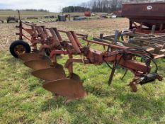 I.H. 720 Moldboard Plow