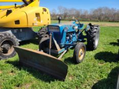 Ford 2000 Tractor 'Runs & Operates - NO Guarantee'