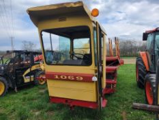 New Holland 1069 Self Propelled Stack Wagon 'AS-IS - For Parts or Repair'