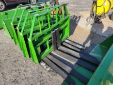 Kivel Pallet Forks 'NEW - Damage to top of Back Guard'