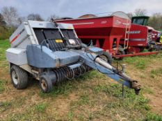 New Idea 484 Round Baler 'Works Good'