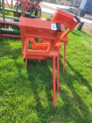 Whitetail Bale Spear 'NEW'