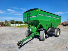 Unverferth 630 Gravity Bin Wagon