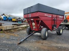 M&W 4250 Gravity Bin Wagon