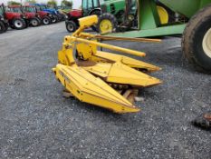 New Holland 824 Corn Head