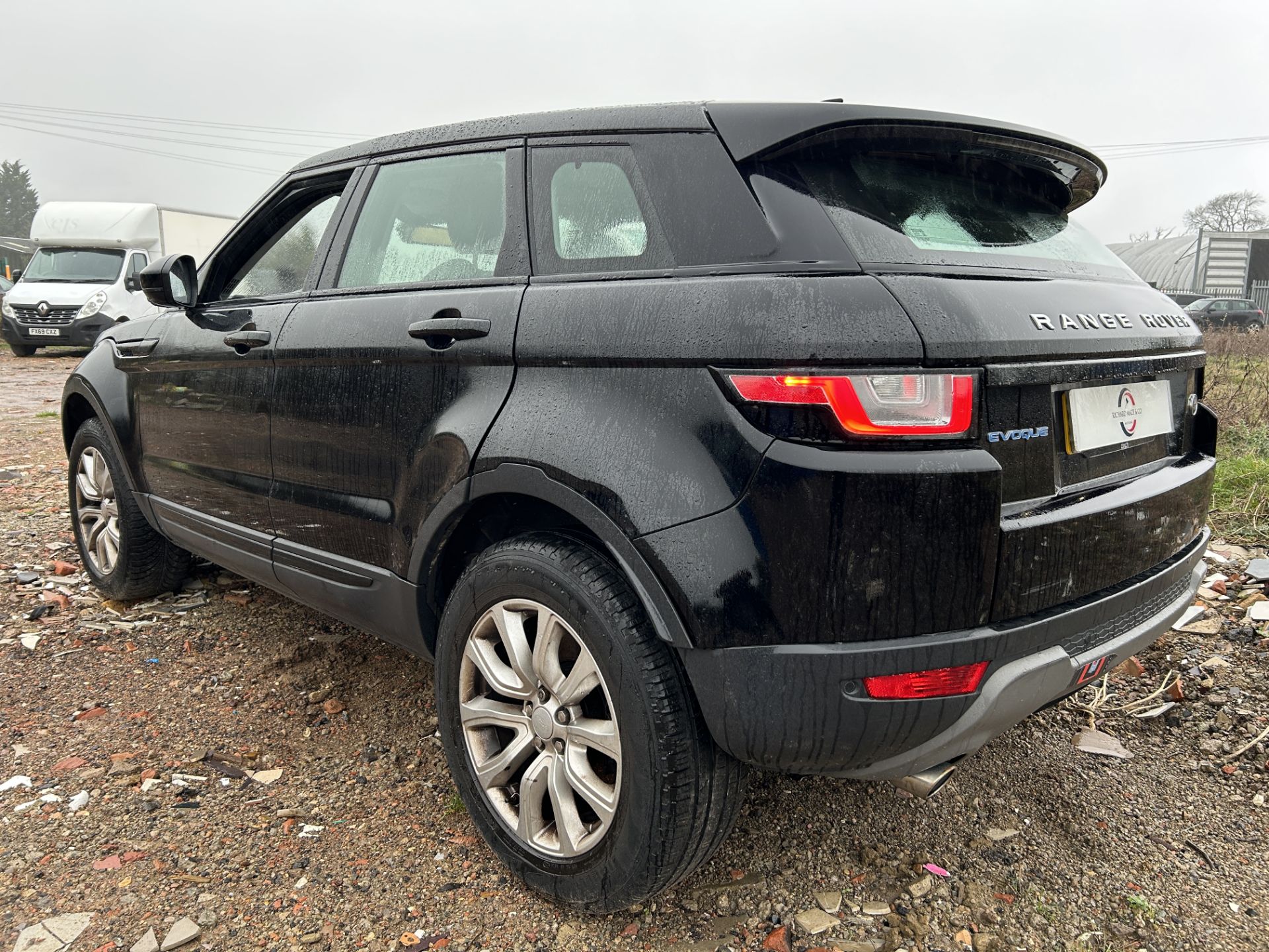 (ON SALE) RANGE ROVER EVOQUE 2.0 SE TECH (67 REG) * SERVICE HISTORY * AUTO S/S * SAT NAV * 2 OWNERS - Image 5 of 13