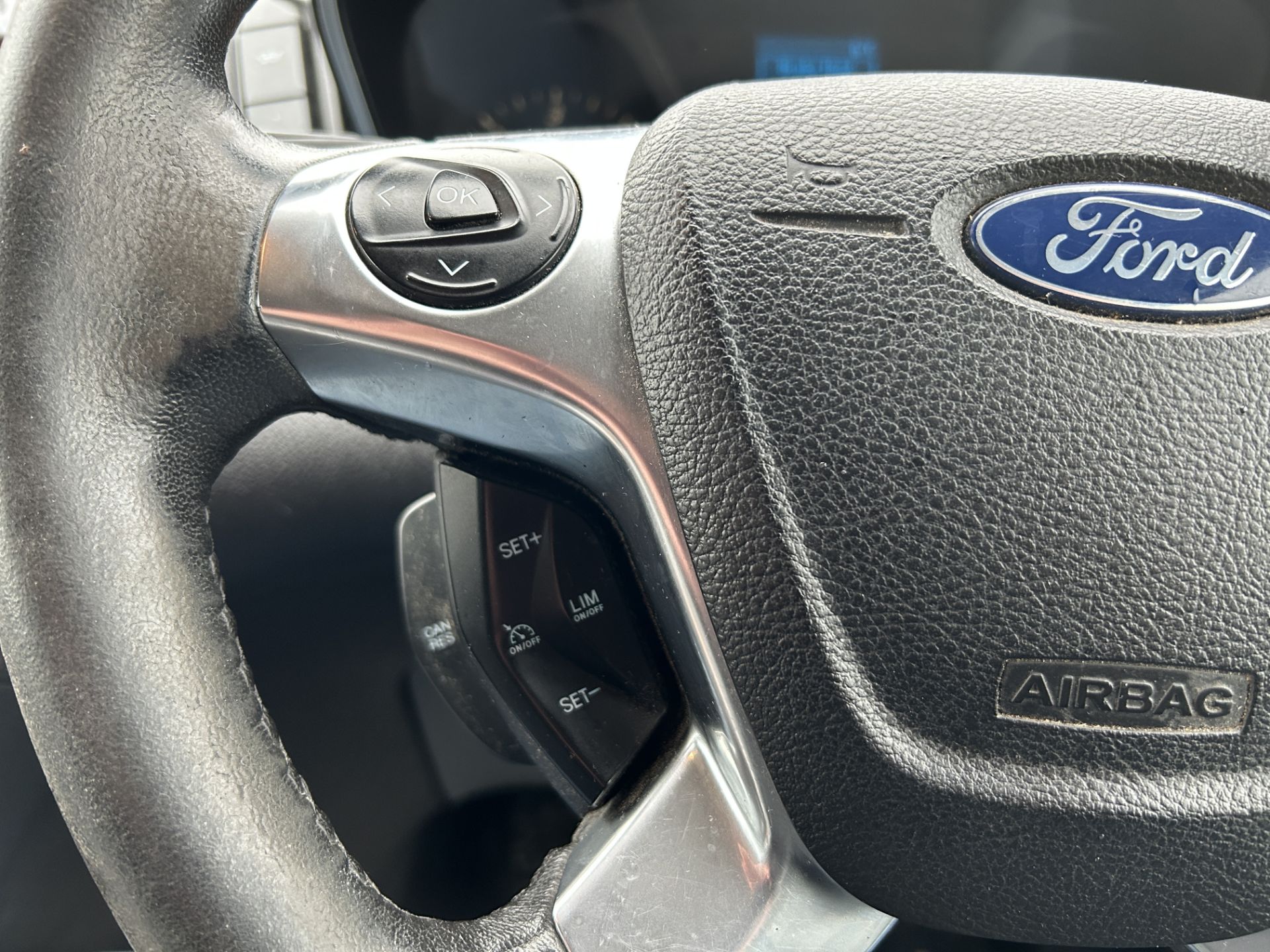 (ON SALE) FORD TRANSIT CUSTOM LIMITED 2.2 TDCI 125 270 SWB (16 REG) CREW VAN * 2 OWNERS FROM NEW !!! - Image 19 of 21