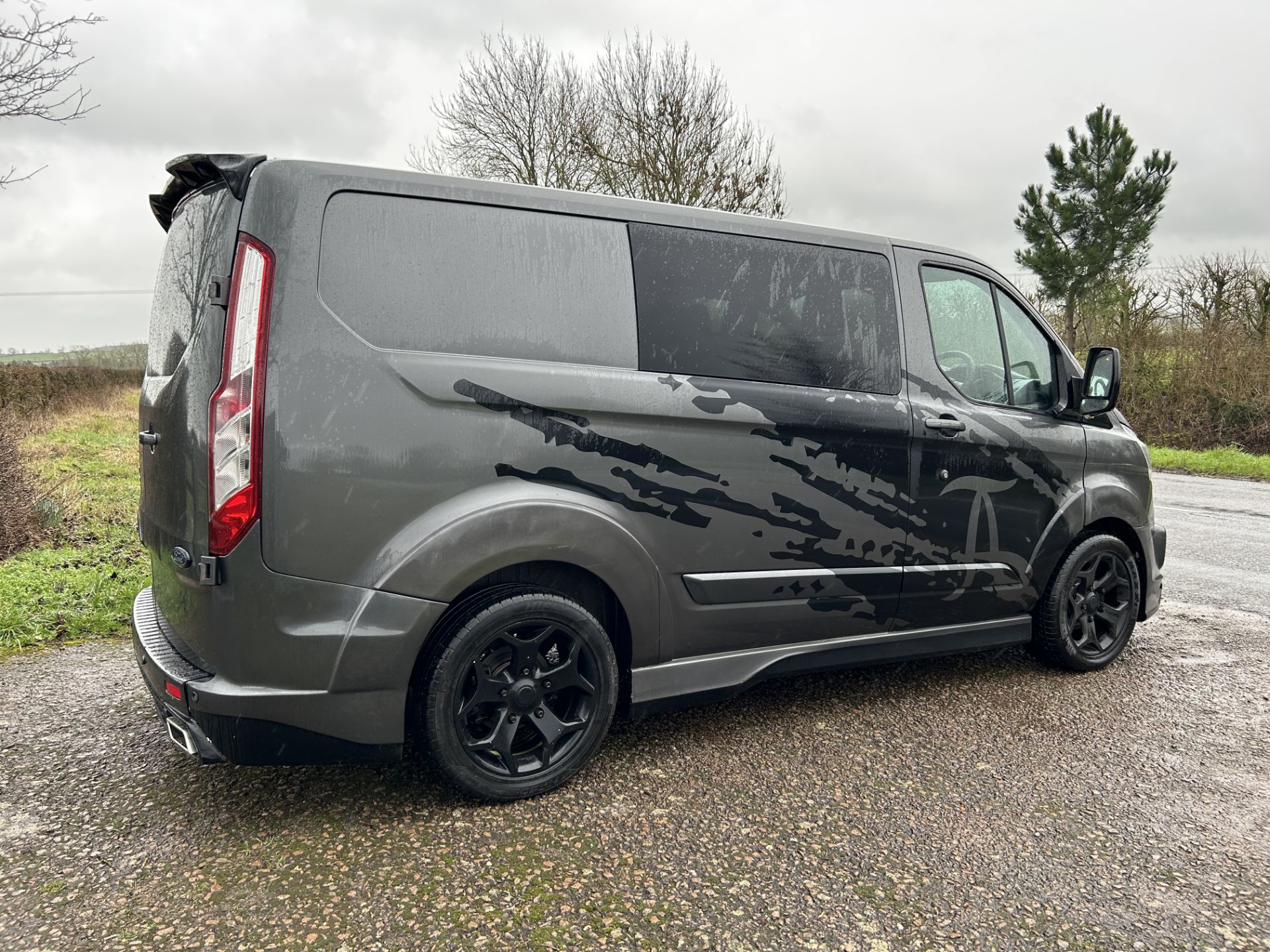 (ON SALE) FORD TRANSIT CUSTOM LIMITED 2.2 TDCI 125 270 SWB (16 REG) CREW VAN * 2 OWNERS FROM NEW !!! - Image 3 of 21