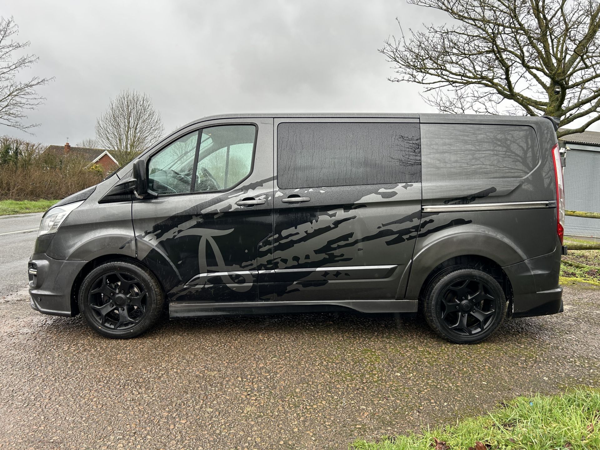 (ON SALE) FORD TRANSIT CUSTOM LIMITED 2.2 TDCI 125 270 SWB (16 REG) CREW VAN * 2 OWNERS FROM NEW !!! - Image 6 of 21