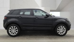 RANGE ROVER EVOQUE 2.0 SE TECH (16 REG ) * 18" ALLOYS * AUTO S/S * SAT NAV * EURO 6 * PAN ROOF !!