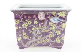 CHINESE PORCELAIN CACHEPOT, EARLY/MID 20TH CENTURY