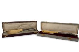 PAIR OF CONTINENTAL SILVER HANDLED KNIVES, EARLY 20TH CENTURY