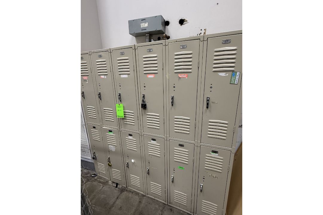 Republic Storage Systems Lot of Tan 2-Tier Employee Lockers - Image 1 of 3