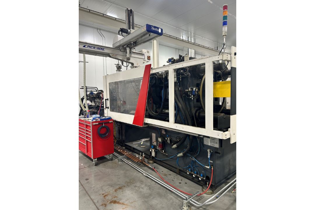 2018 Milacron MTs-400 400-Ton Injection Molding Machine - Image 2 of 4