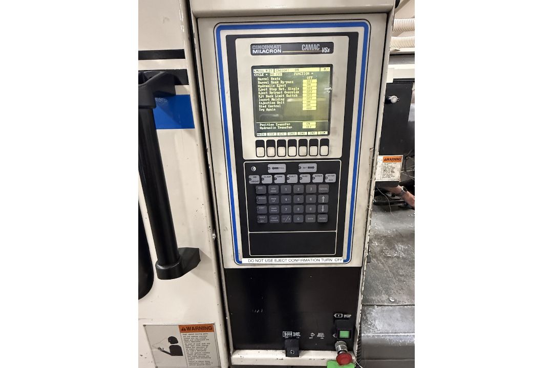 Cincinnati Milacron 220 Ton Injection Molding Press - Image 3 of 13