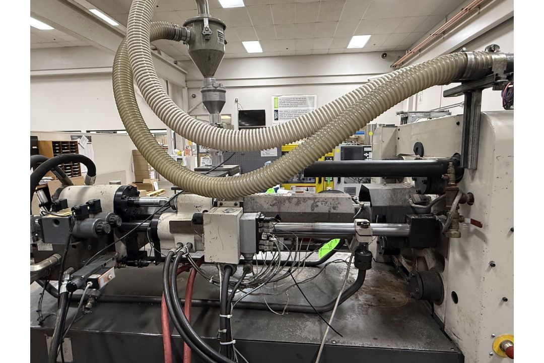 Cincinnati Milacron 55 Ton Injection Molding Press - Image 10 of 16
