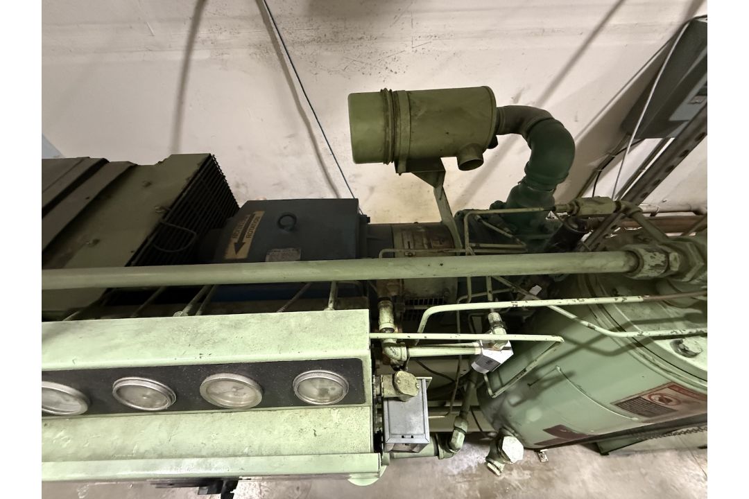 Sullair Rotary Screw Air Compressor, Tank Mounted - Image 6 of 7