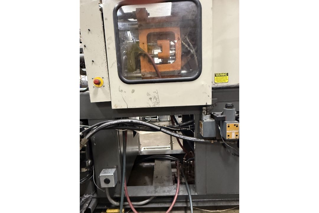 Cincinnati Milacron 55 Ton Injection Molding Press - Image 8 of 16