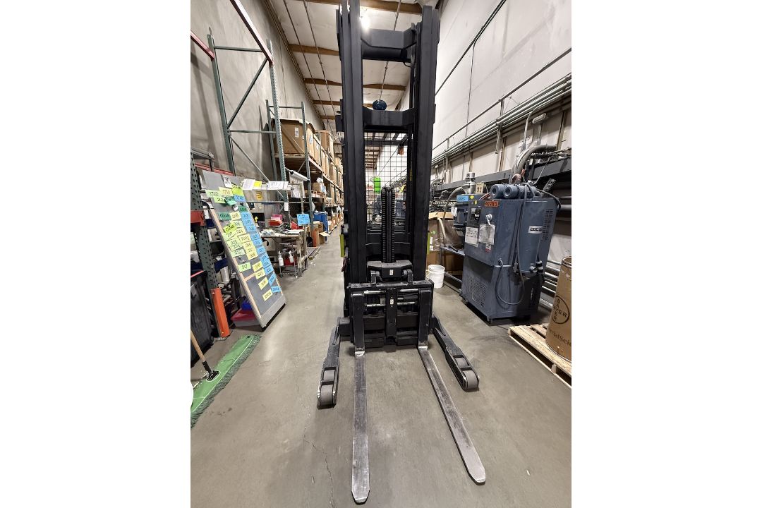Clark 4,500 lb. Capacity Stand-Up Electric Reach Truck - Image 5 of 11