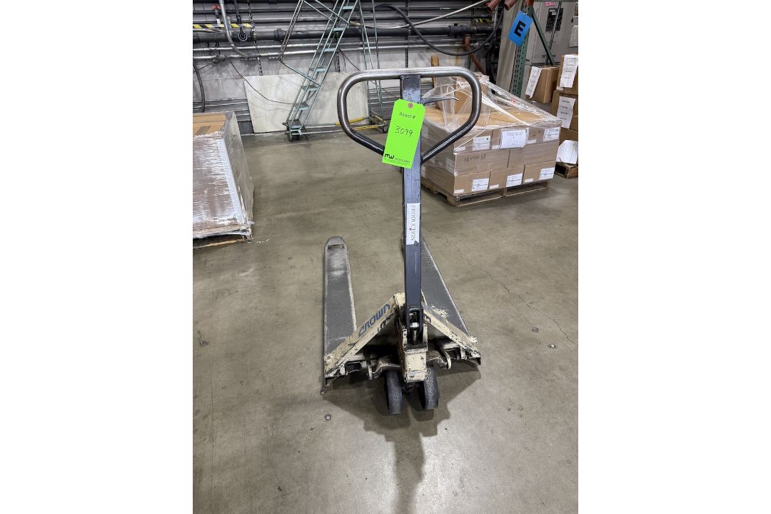 Crown Manual Hydraulic Pallet Jack - Image 2 of 4