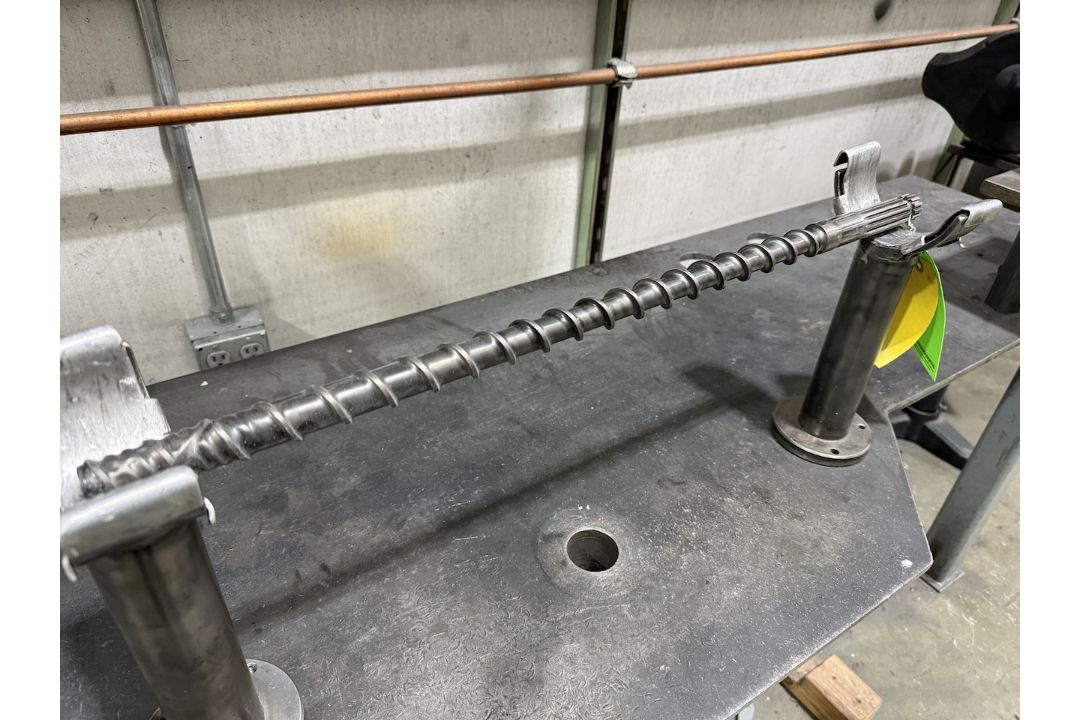 Injection Molding Machine Screw - Image 2 of 3