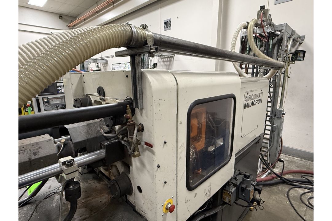Cincinnati Milacron 55 Ton Injection Molding Press - Image 11 of 16
