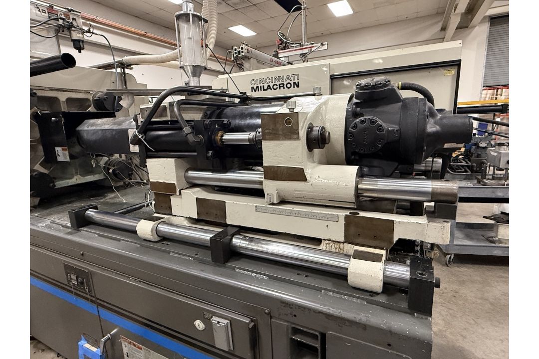 Cincinnati Milacron 220 Ton Injection Molding Press - Image 8 of 13