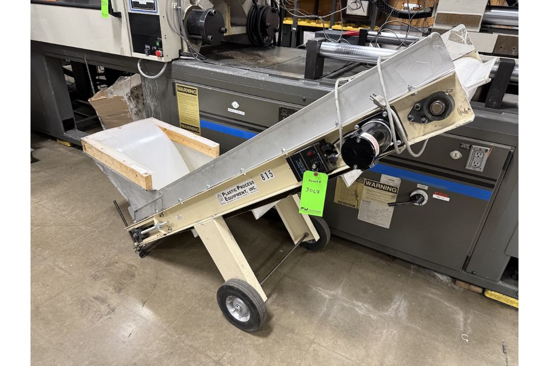 Plastic Process Equipment Portable Incline Cleated Belt Conveyor - Image 1 of 4