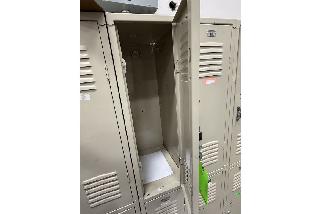 Republic Storage Systems Lot of Tan 2-Tier Employee Lockers - Image 2 of 3