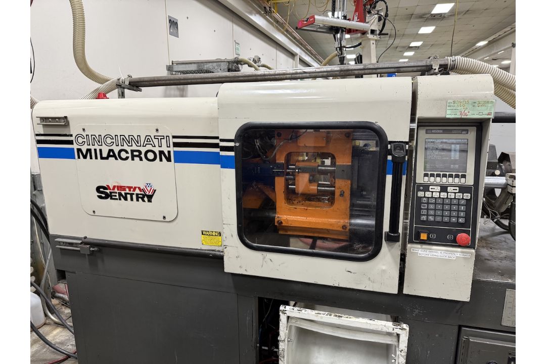 Cincinnati Milacron 55 Ton Injection Molding Press - Image 3 of 16
